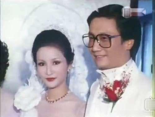 对于狄波拉来说，谢贤去世仍然悲痛，俩人从相爱到离婚，一直比较和平，彼此都很