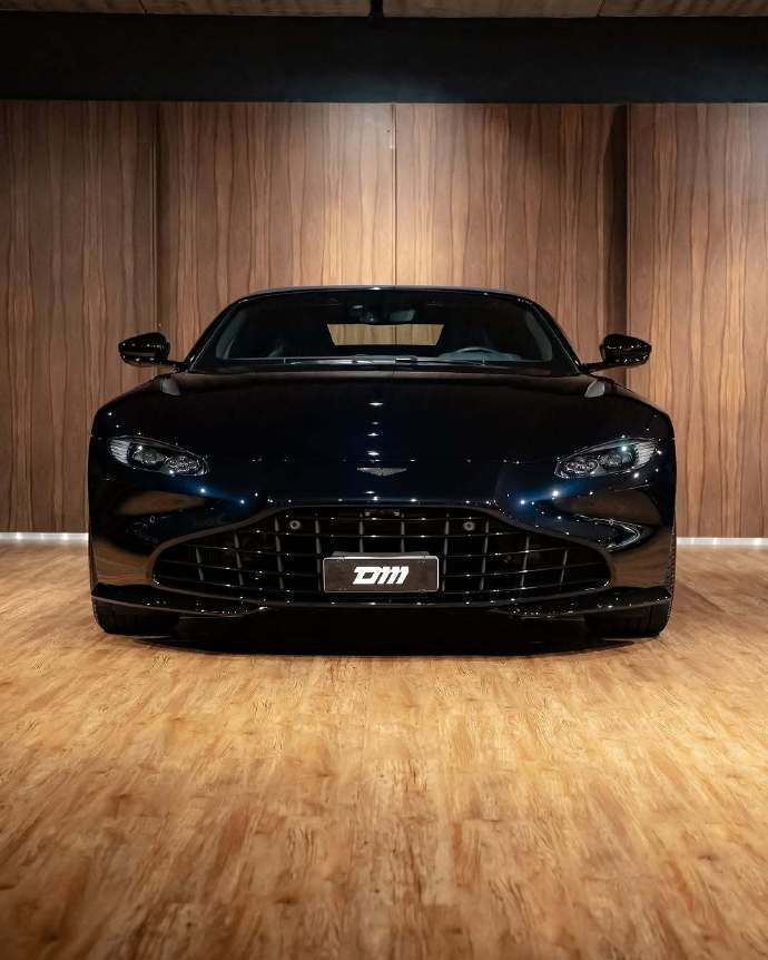 AstonMartinV8VantageRoadster​​​