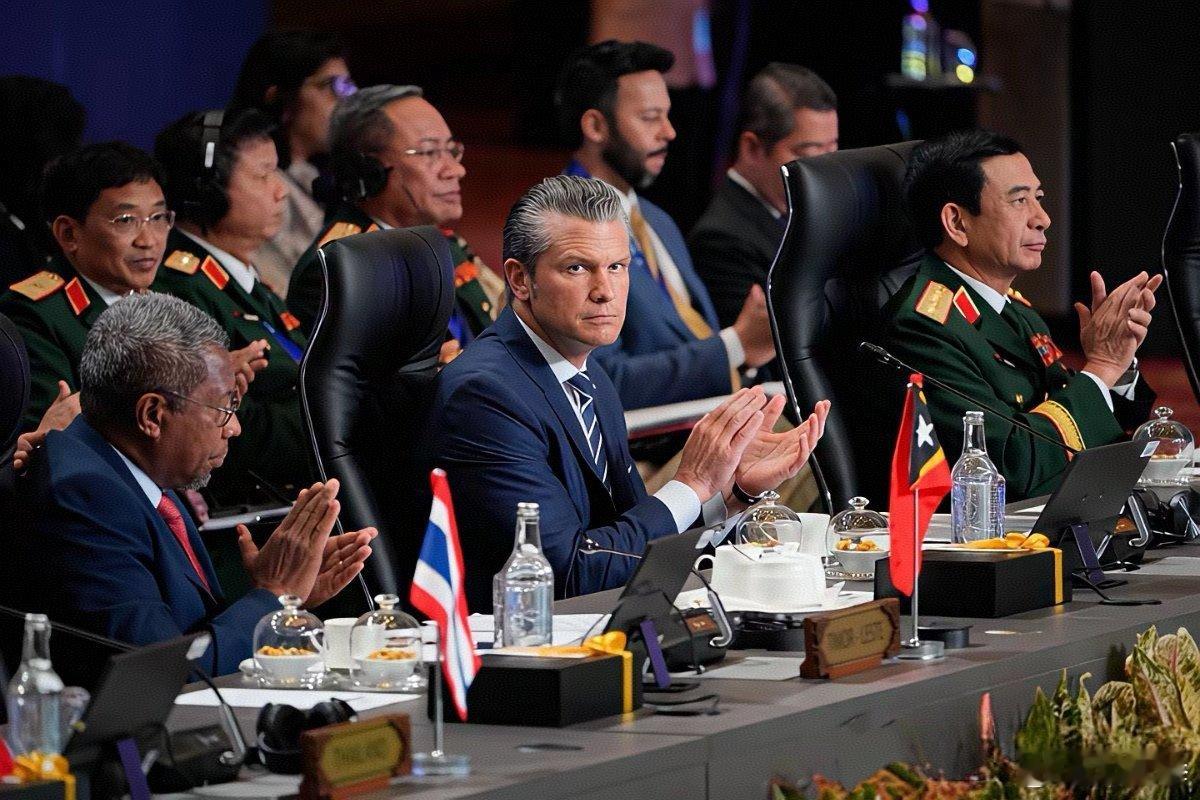 【美国战争部长发表挑衅提议：在东南亚建立海上监视系统】11月1日，美国战争部长皮