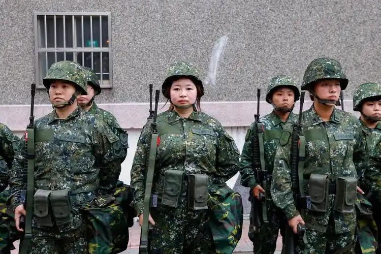 问大家一个问题：你觉得台湾在统一过程中会不会有台军集体起义、阵前倒戈？说说我