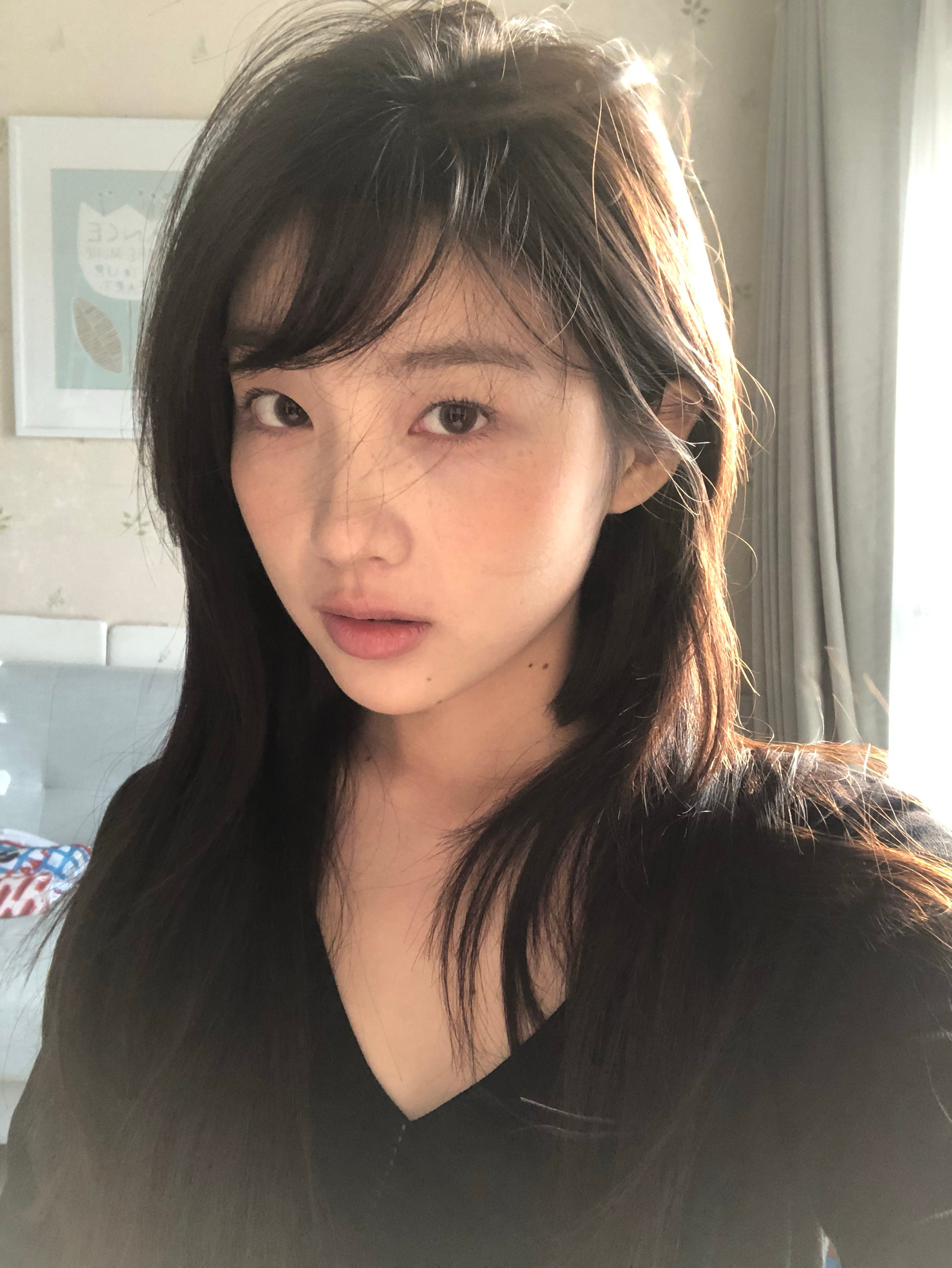 明天去拆头发了[大笑][大笑]让我们继续回归短发接的长头发打理起来还是太麻烦了
