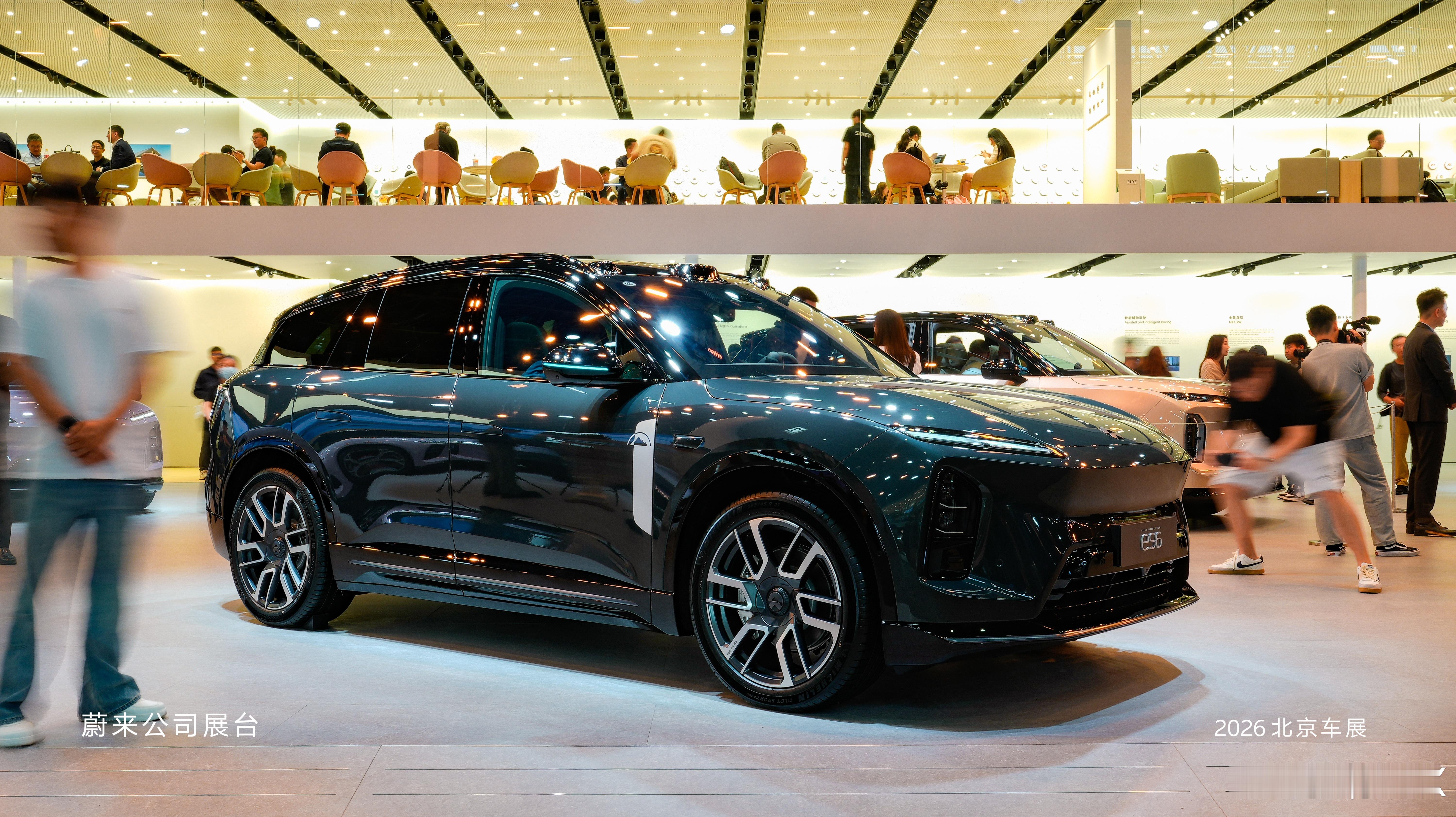 在蔚来展台看2026款ES6自然奇境版，还是被帅到，之前拍过EC6的版本就觉得它