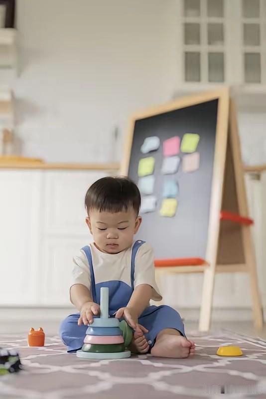 有了孙子才知道孙子这一环，在人生中不能缺。当孙子出生后，我发现，以前不想带孙子，