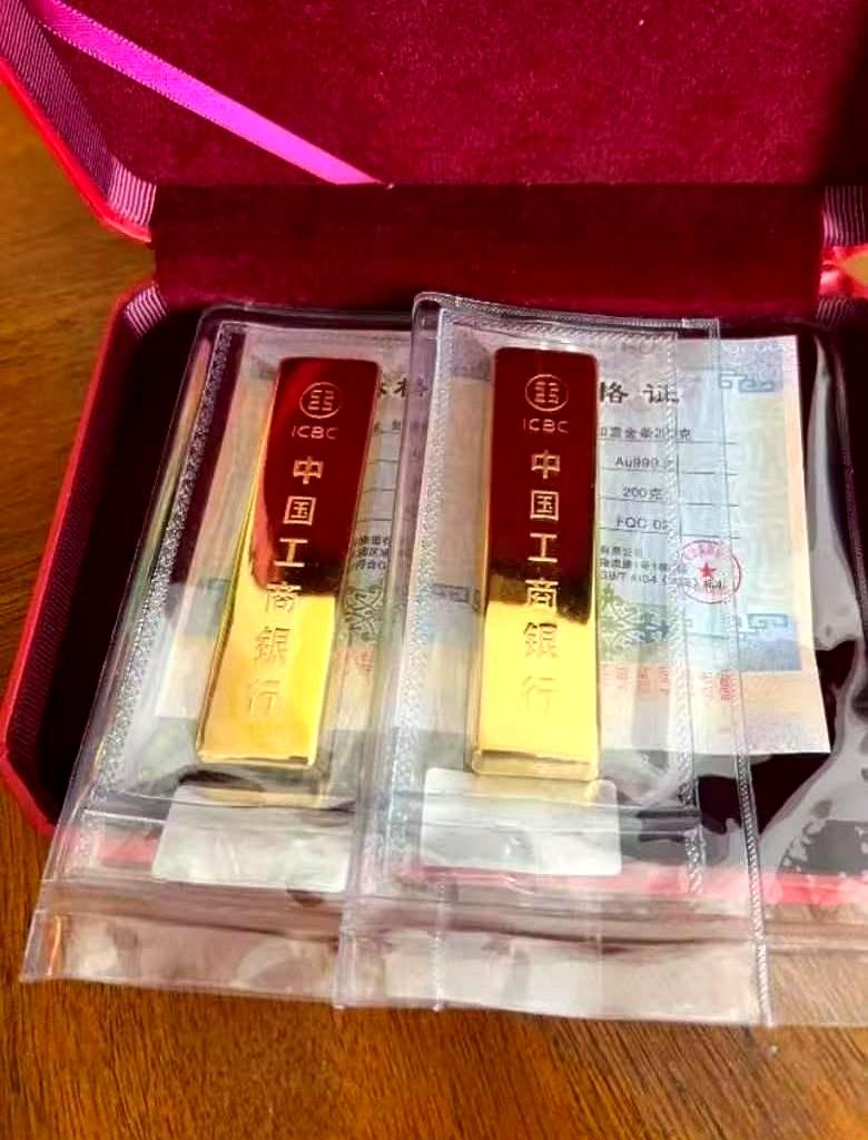 睁眼直接蒸发了1080多万，这搁谁身上血压不瞬间拉爆啊？今天一早爬起来刷金价，