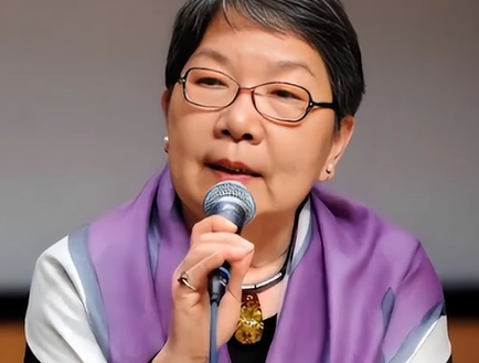 “一定要把《愚公移山》这篇课文移走，它真的太可怕了！我们一起投票把它否决掉！”2