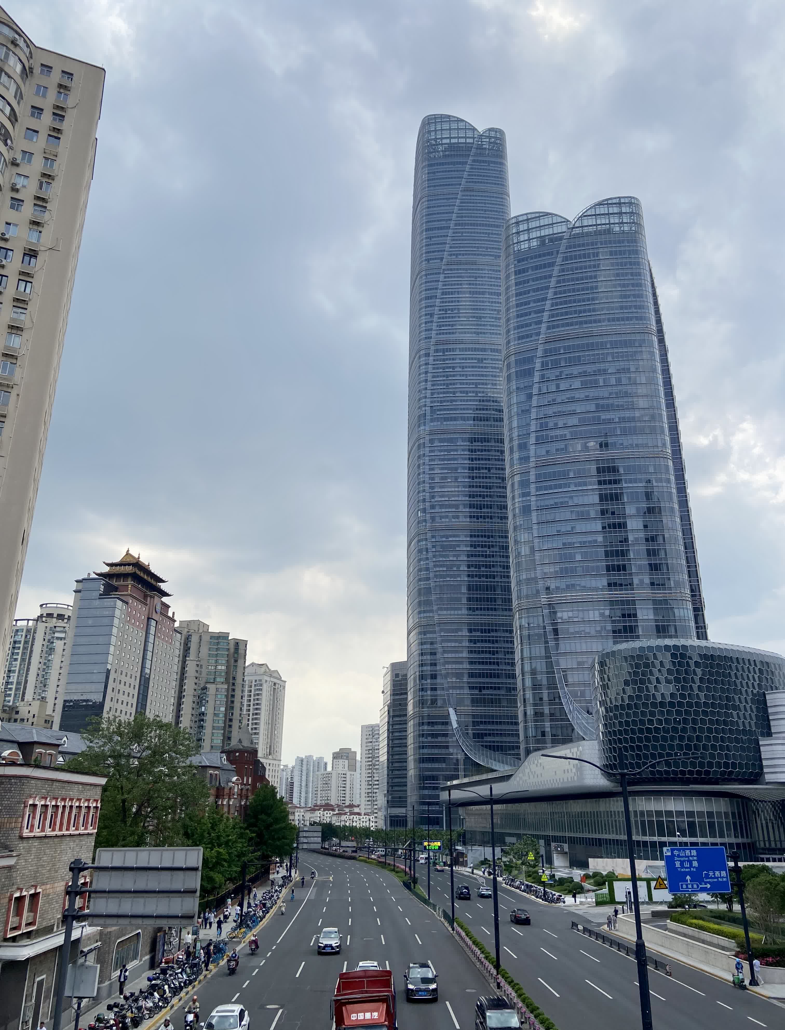 徐家汇，曾经的老城区，如今要变宇宙中心？这口气真不小。三年改造，砸了不少