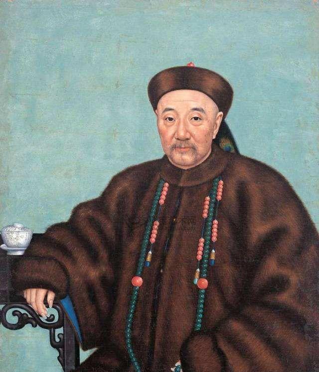 1885年，胡雪岩在被慈禧抄家前，他预感到胡家不保，就将12名小妾召到了身边，一