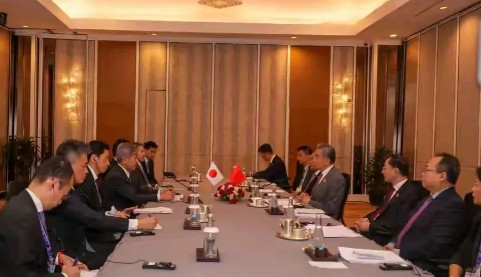 中美、中日吉隆坡两场外长会谈，日方提3个要求谈45分钟，与美谈了1小时，释放信号