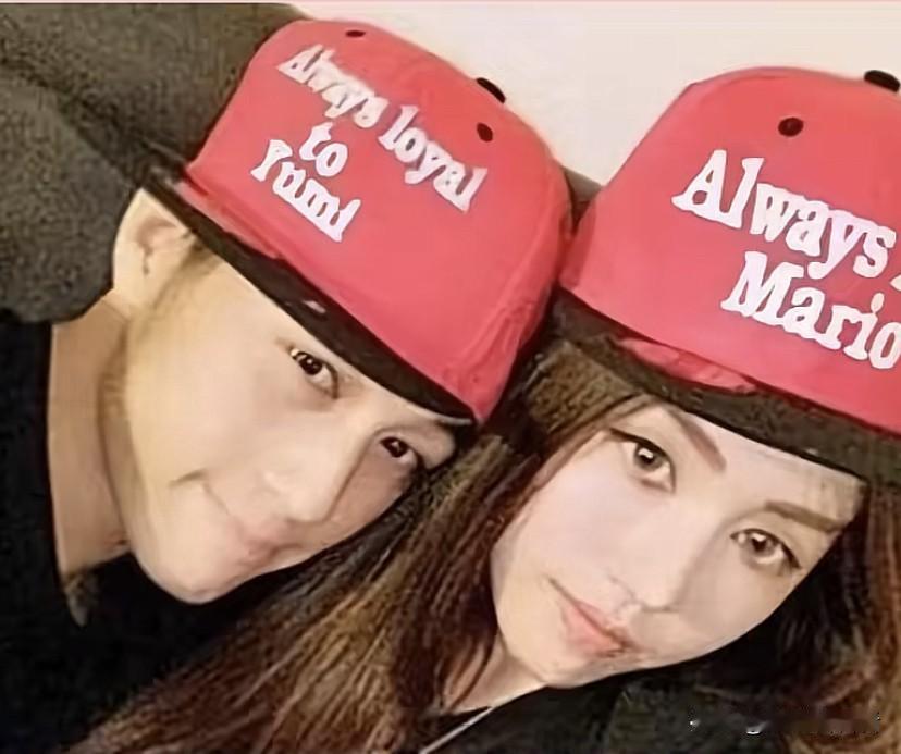 何猷君被爆有私生女的事情上热搜，众人纷纷说他是表演型人格爱妻都是假的，何猷君发文
