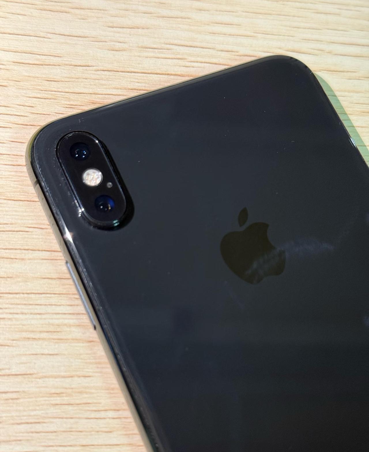 2018年的1万元长这样iPhoneXSMax配上ios12才是经典，虽