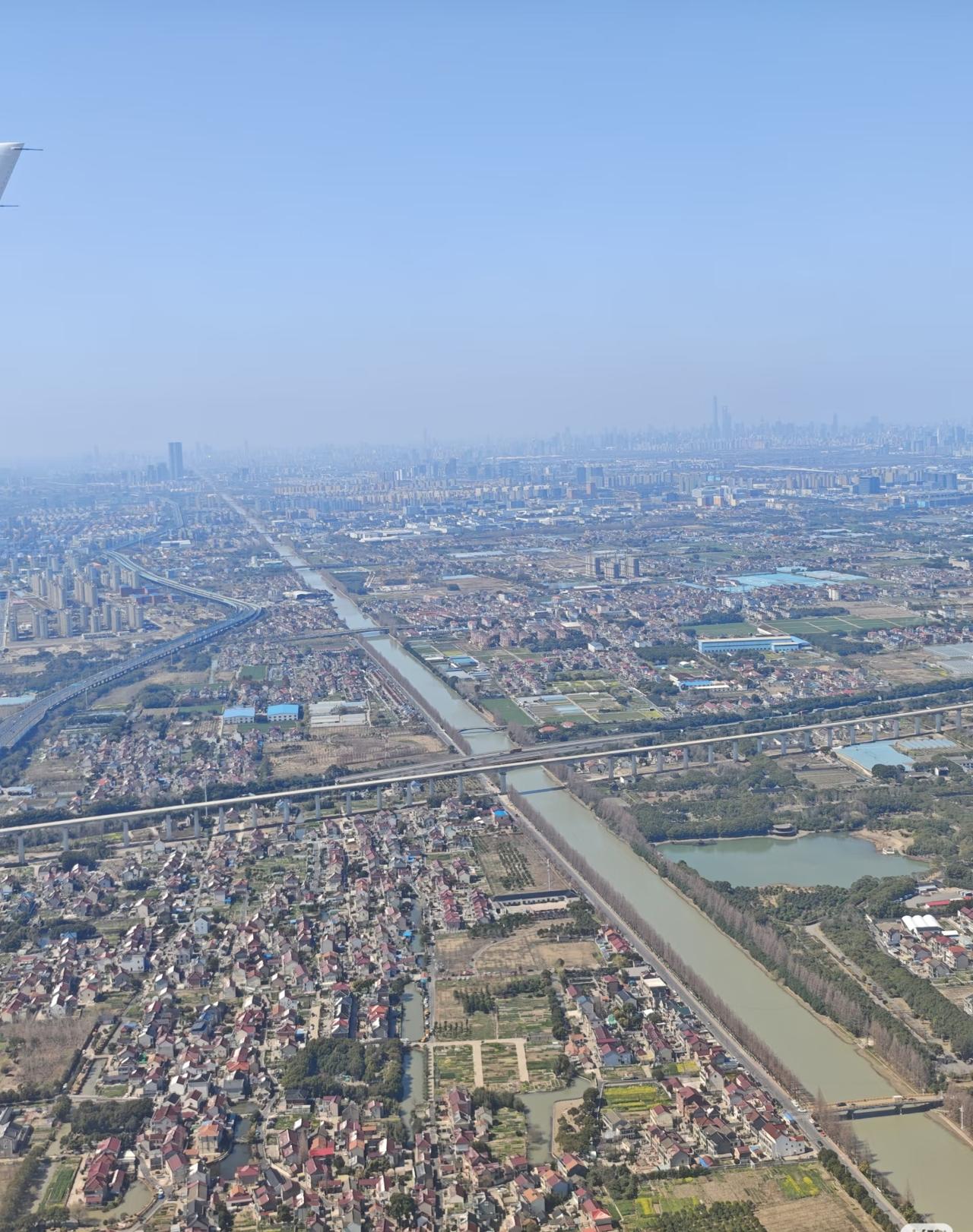 其实浦东的外环是个大农村！是环境好，道路宽，没有停车焦虑，房租便宜，外卖也都