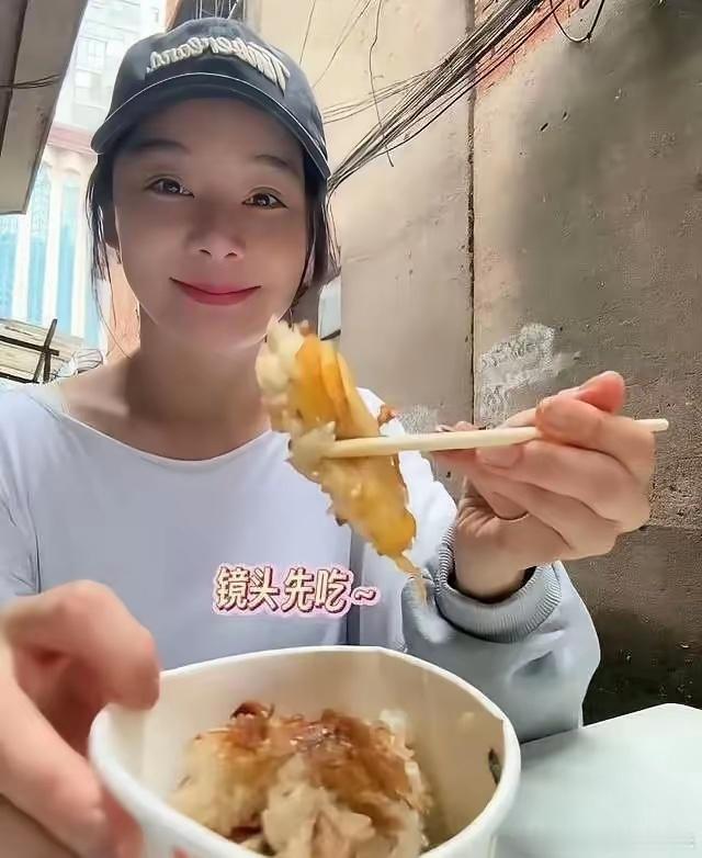 38岁袁姗姗整容失败回襄阳！整容痕迹明显，一用力脸就变形美颜难救
