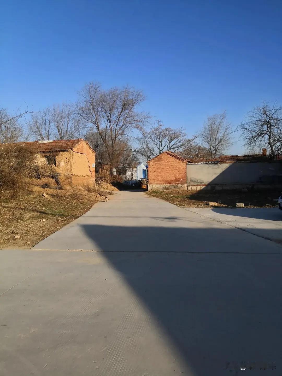 你敢相信吗今天都是腊月28了村里依然冷冷清清往年这个时候发小都回了，