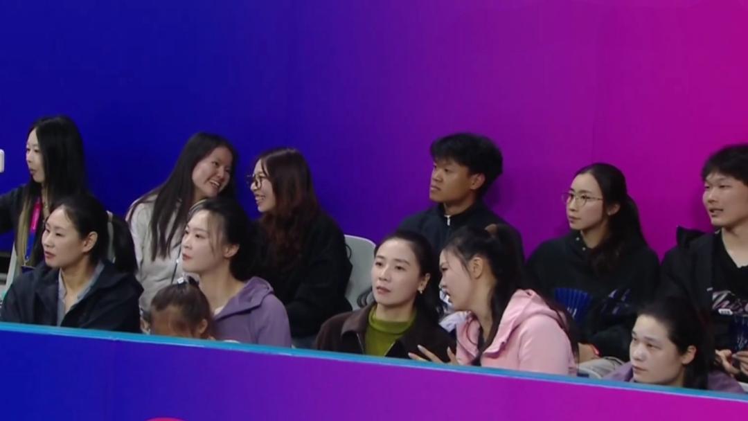 上海女排回击江苏女排一个3:0！决赛第一回合江苏3:0完胜上海时，让我想到半决