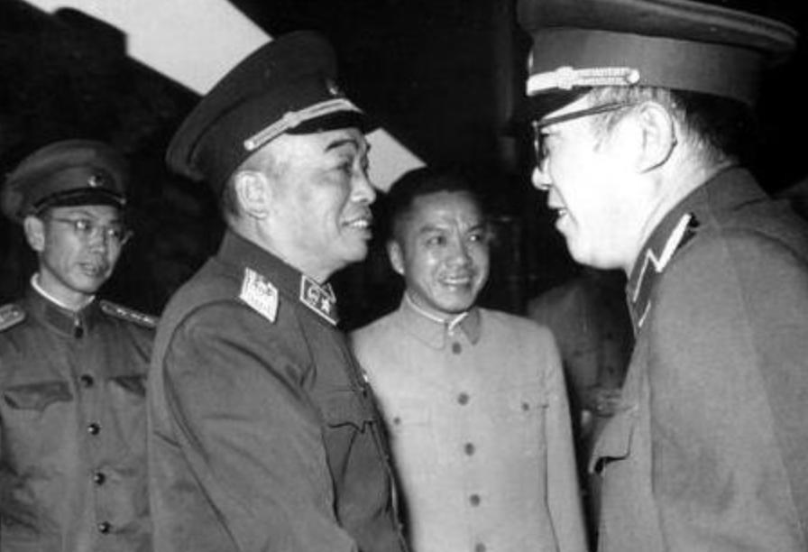 黄克诚大将在回忆彭德怀元帅时曾说：“我和彭老总的关系，可以说是合作了一辈子，也吵