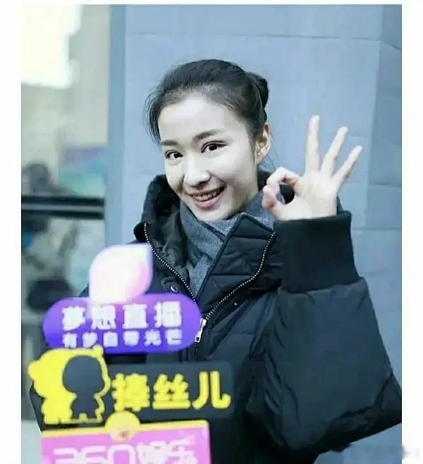 王楚然小时候又被扒出来了，这应该没动脸，从小美到大了