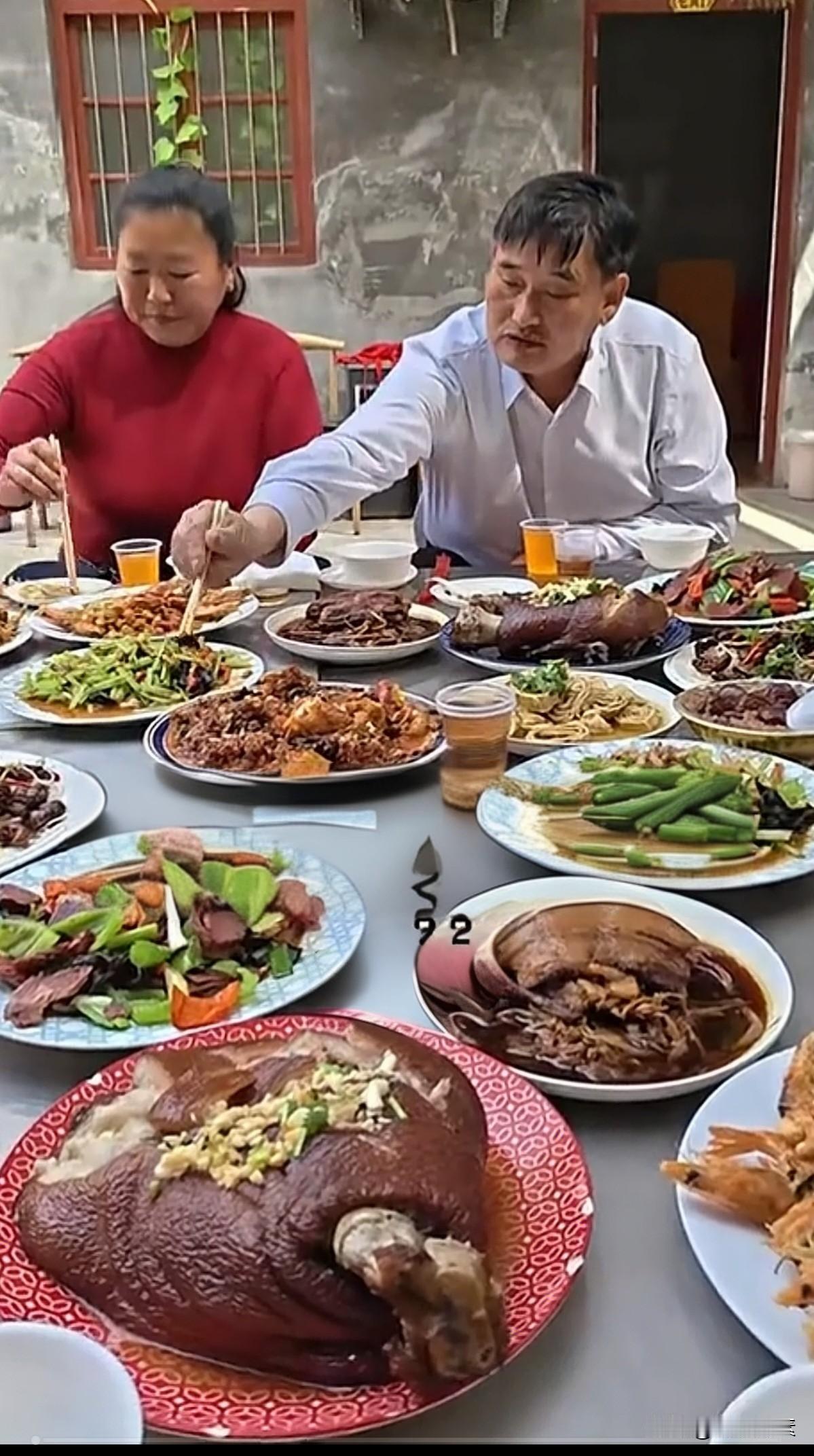 皇天不会辜负每一个勤奋的人。大衣哥朱之文老师苦尽甘来，他通过自己的努力，自学成