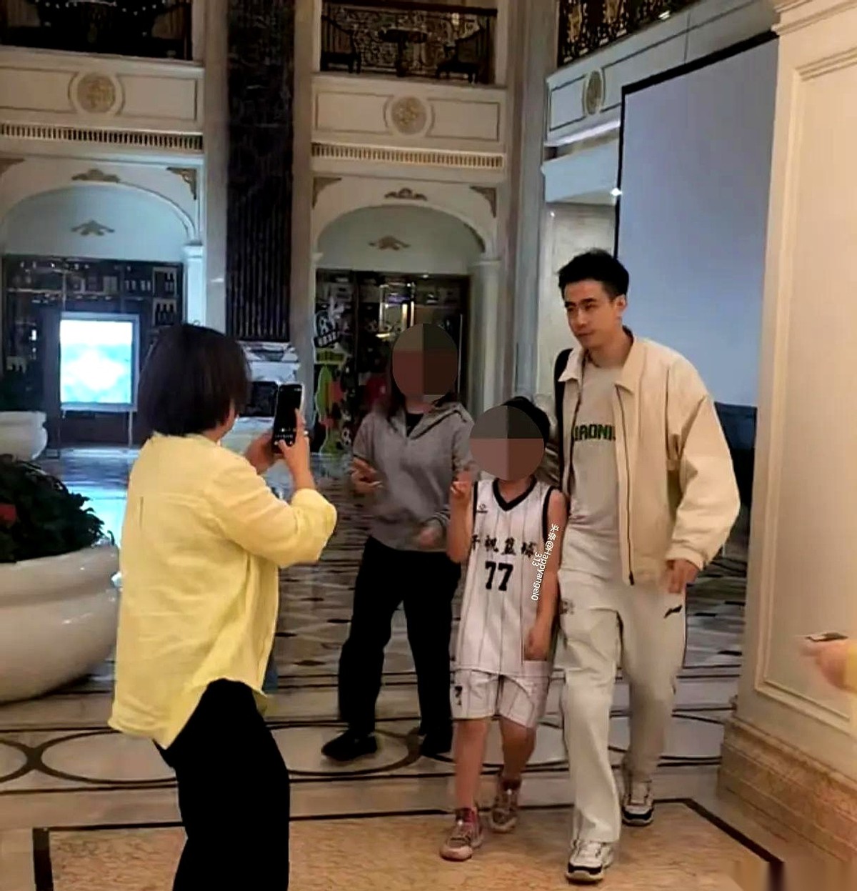 连续11年稳坐四强钓鱼台的辽宁男篮，今年常规赛一结束，大巴车刚开回沈阳...