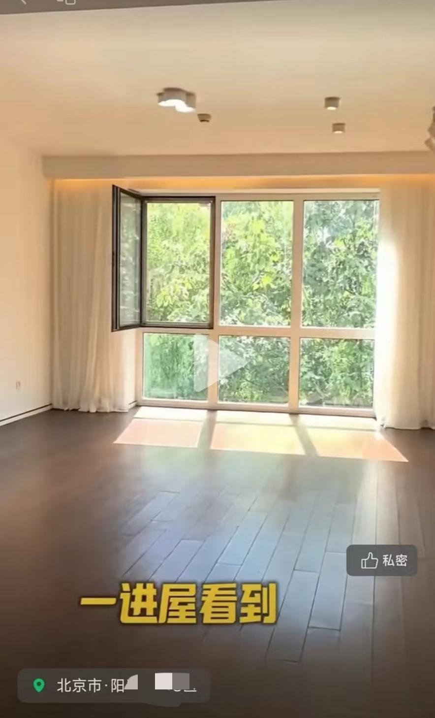 看了于朦胧出事小区的室内图，我相信这是一场意外了。看图一就知道了，这是一面落地