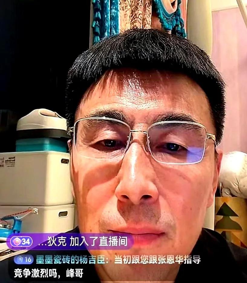 看到范志毅在大连殡仪馆哭崩那一幕，心里真不是滋味。那是昔日的铁血队长啊，送别老战