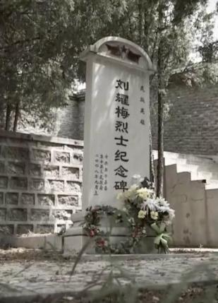 1943年，22岁的姑娘，被一群日本兵糟蹋完后，他们兽性大发，将她腿上的肉割下，