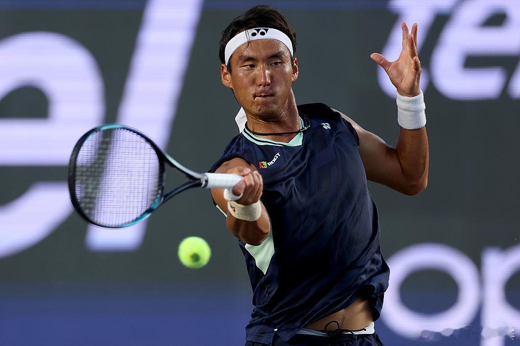 布云朝克特逆转取胜✌️ATP250温斯顿·塞勒姆站首轮，布云朝克特鏖战3小时1