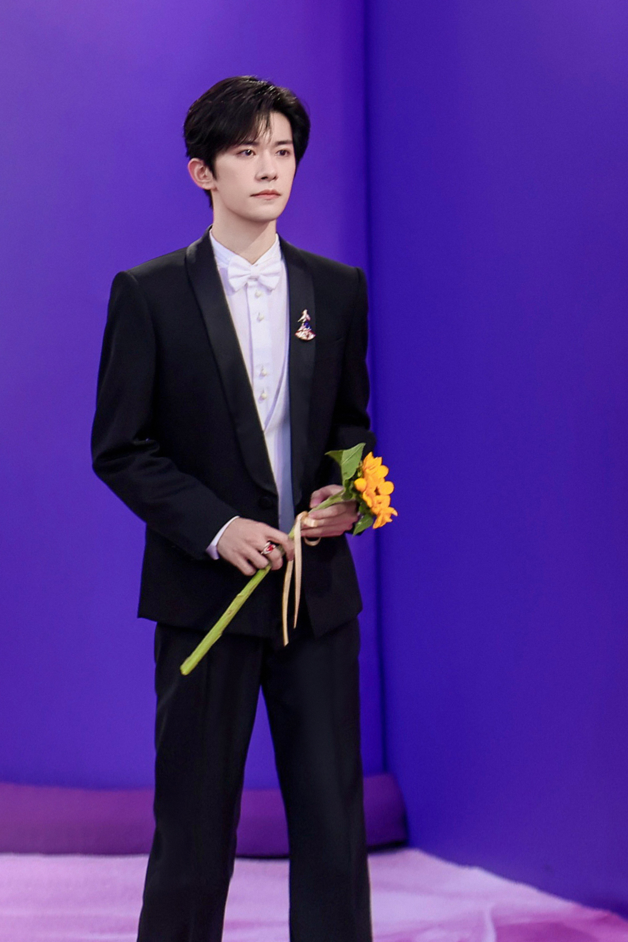 1.易烊千玺凭借《小小的我》获得百花奖最佳男主角，正式成为首位00后金鸡百花双料