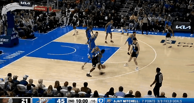 常规赛生涯第一个三分继续加油！