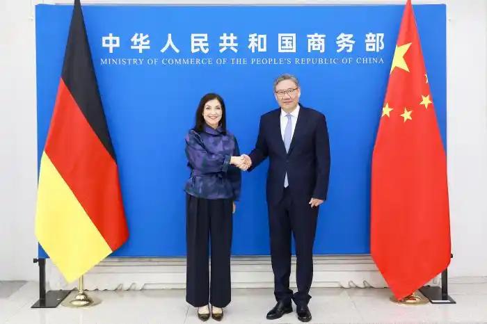 德国当场答应中国5月27日，德国联邦经济和能源部长卡特琳娜·赖歇的身影出现
