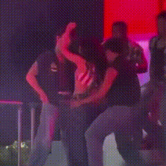 Jennie纽约音乐节把伴舞蹭in了