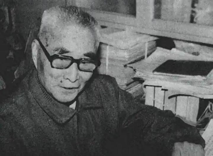 1980年，黄维重上庐山，见昔日别墅被收归公有，脸上顿露不快。管理员一句反问却让