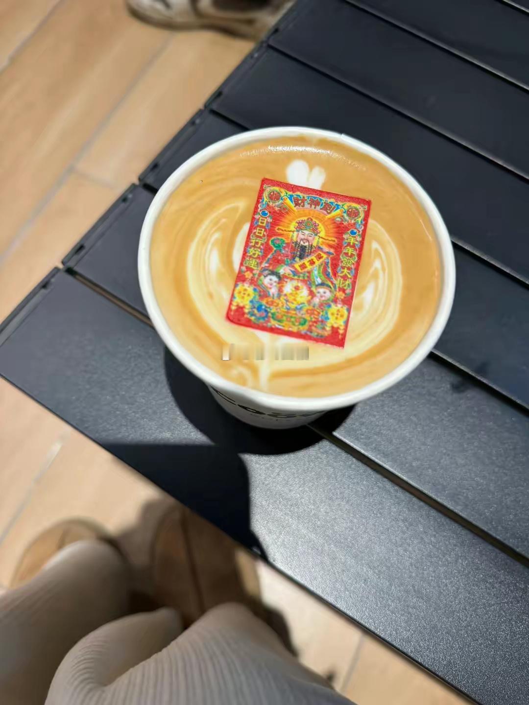 水瓶座以其独立和理性的特质为人所知，他们的思考方式往往与众不同，对世界的观察充满