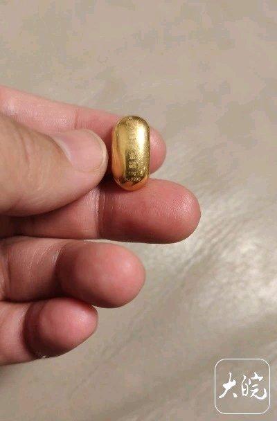 现在的熊孩子真是让人又气又笑。江苏昆山的纪女士就遭遇了这样的闹心事。10月17日