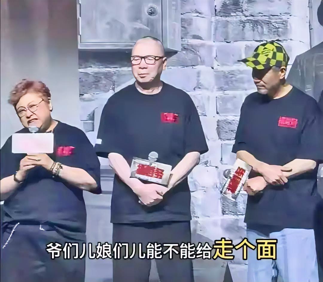韩红基金会的声明，你仔细看，就能咂摸出不一样的味道。它回应的那些质疑，比如暗箱操