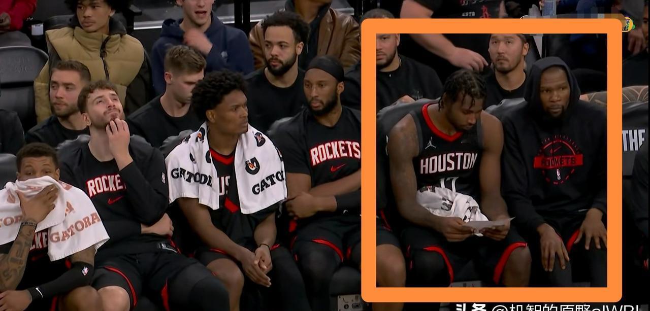 惨败24分，他没回更衣室。他堵住了杜兰特。你猜他问什么？“KD，你转身前，