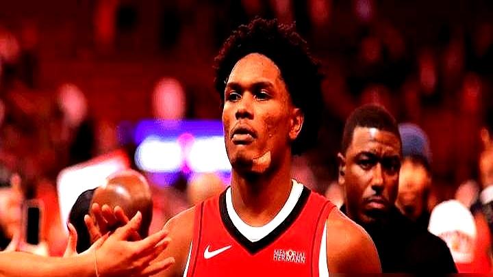 伊森母子直接拒了火箭1亿多美元的续约。这份5年合同带满伤病附加条款，出场不达