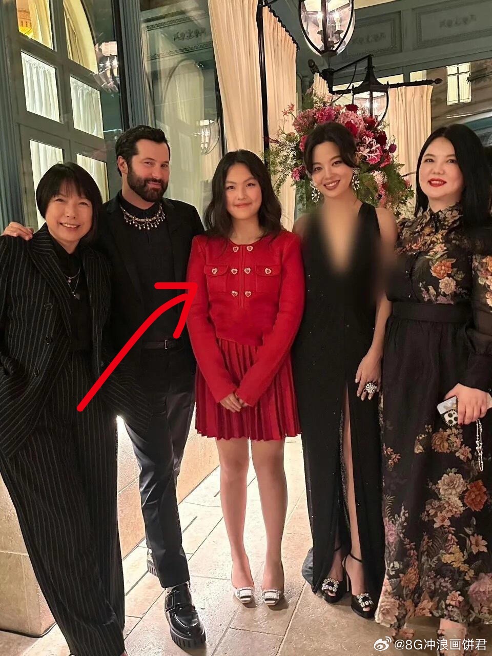 王诗龄这打扮很名媛很贵气，就是……体态和体型…有点一言难尽​​​