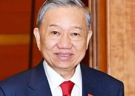 越南是两眼一黑，当着白宫一众高层的面，越南掌门当众许下诺言，一记大招正式拍板，誓