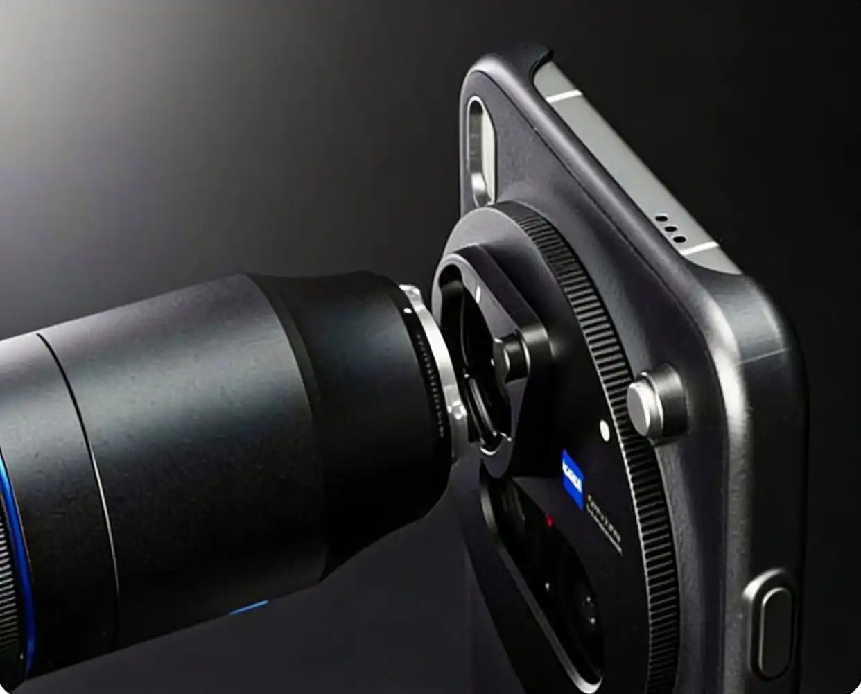 vivoX300Ultra支持两支增距镜即200mm常规增距镜与400mm