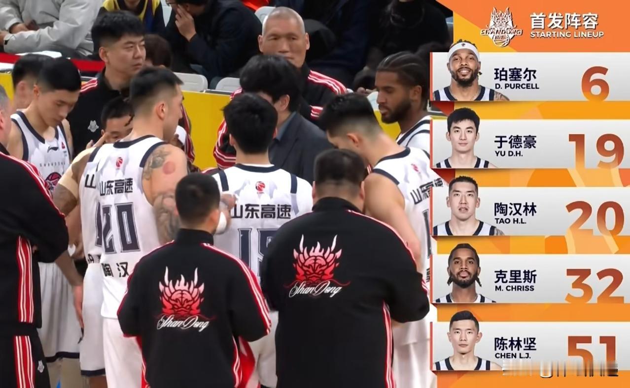 继续霸榜首！！浙江方兴渡小胜山东高速。CBA常规赛今天晚上迎来一场重头戏。浙江方