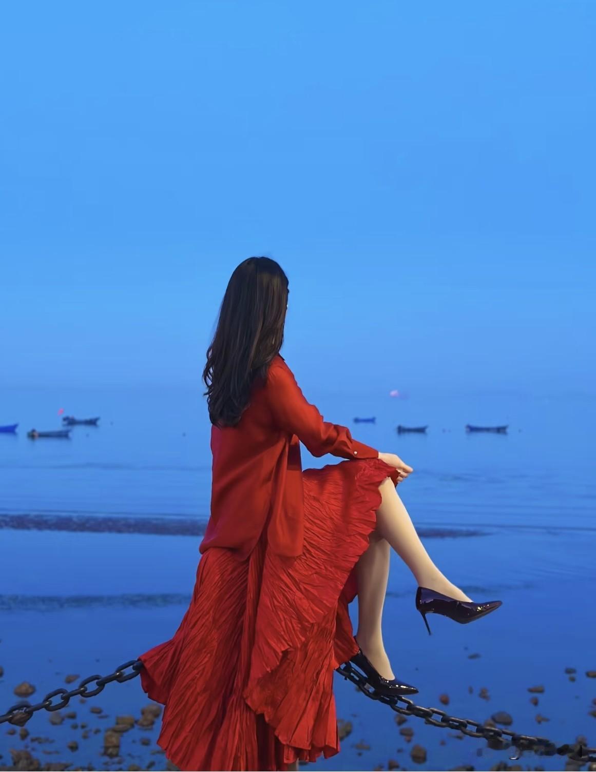 一位情感专家说：“不管男女，一定要有个喜欢的异性，来激发你体内的荷尔蒙，也不是非