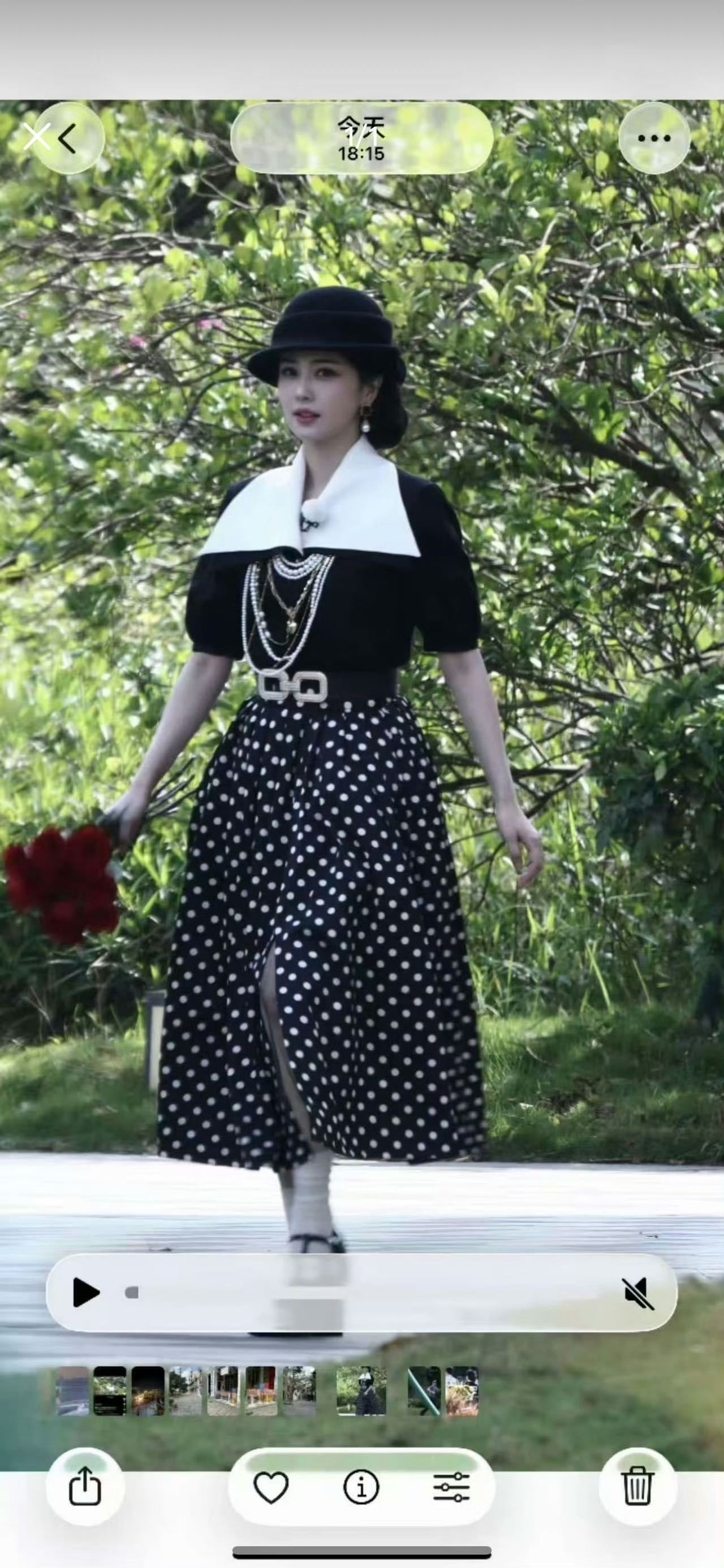 白鹿贴的是宋雨琦名牌白鹿贴上了宋雨琦的名牌宋雨琦因伤没能到场参与《奔跑吧》录制