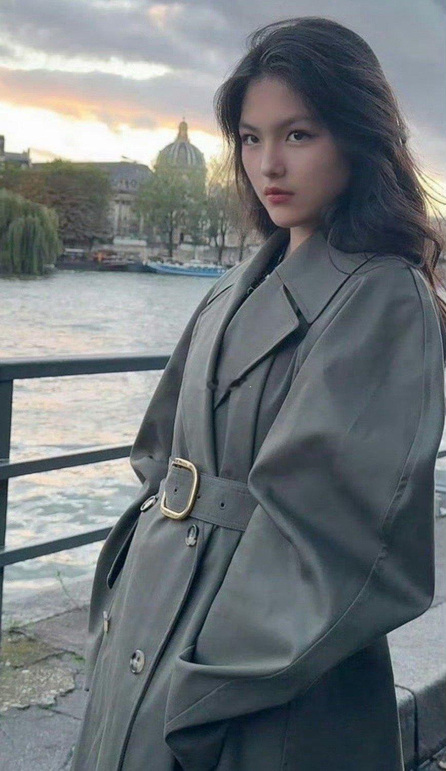 王诗龄写真颇有高冷御姐范，这是想要进娱乐圈发展吗