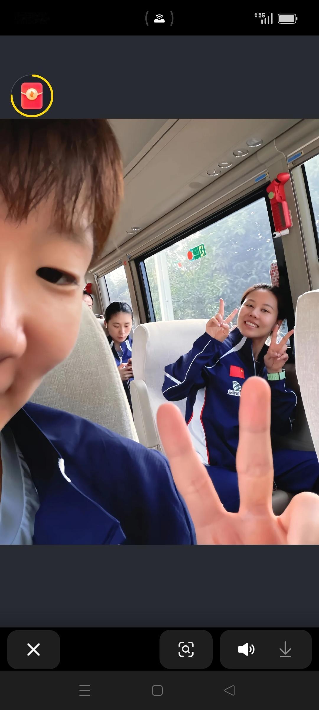 王曼昱的拍照技术也太好了！这不亚洲杯刚刚结束了，同同也是第一时间分享比赛碎片