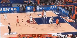 上海久事球星张镇麟真是自取其辱！在今天上海久事主场迎战北京北汽的季后赛半决赛G1