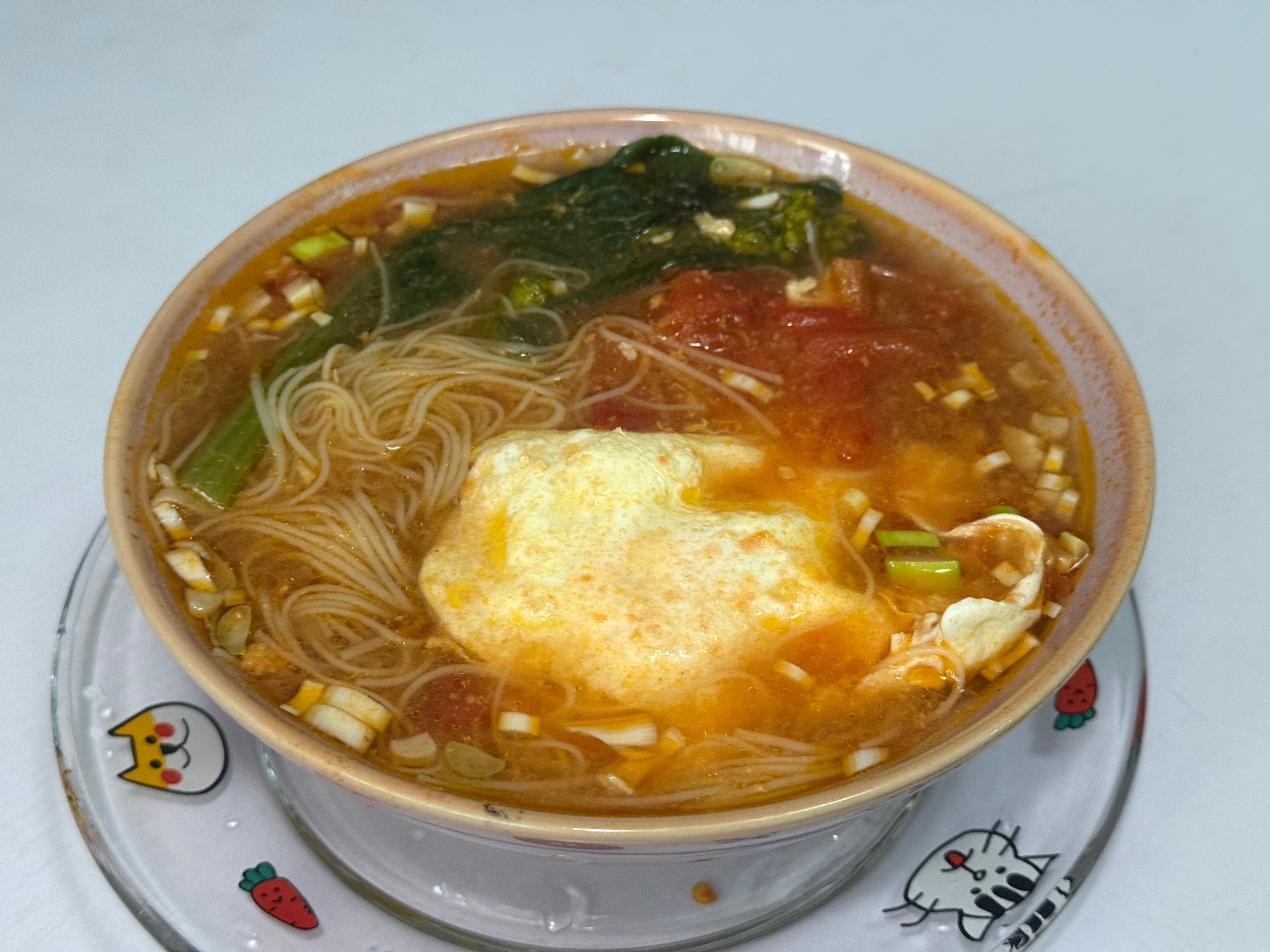 自己做饭成本其实很高1.偶尔做一次饭采购大批工具、配料、食材成本高，长期做饭均摊