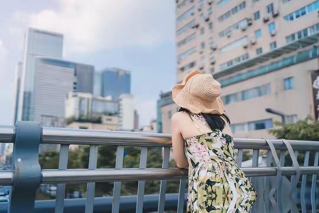 抛弃年薪60万前夫后，38岁女子相亲屡屡碰壁，悔到肠子青成都这则真实的婚姻故事