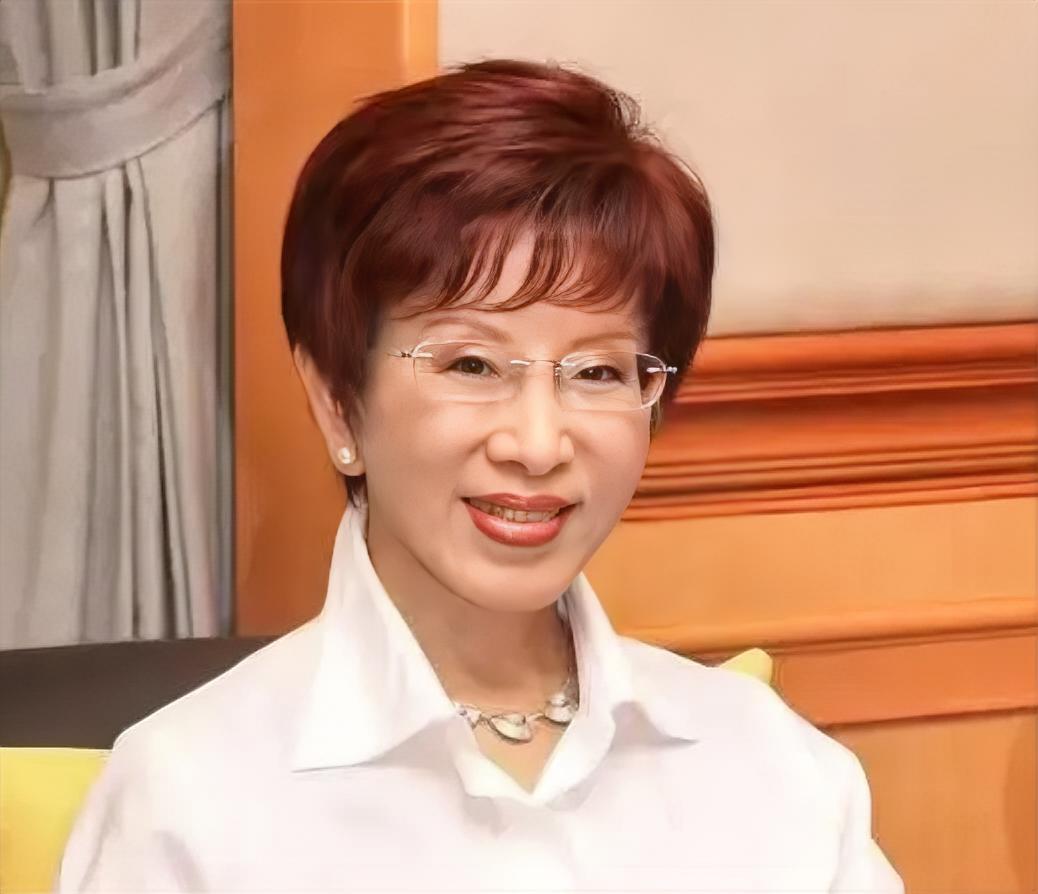 国民党前主席洪秀柱4月2日发表题为《两岸互信和平之基》的文章，就郑丽文即将访陆