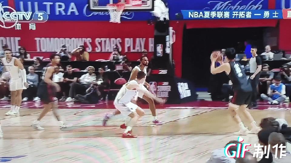 1个小细节可以看出杨瀚森未来在NBA的成就不会低于易建联！你看他一个三分投进后