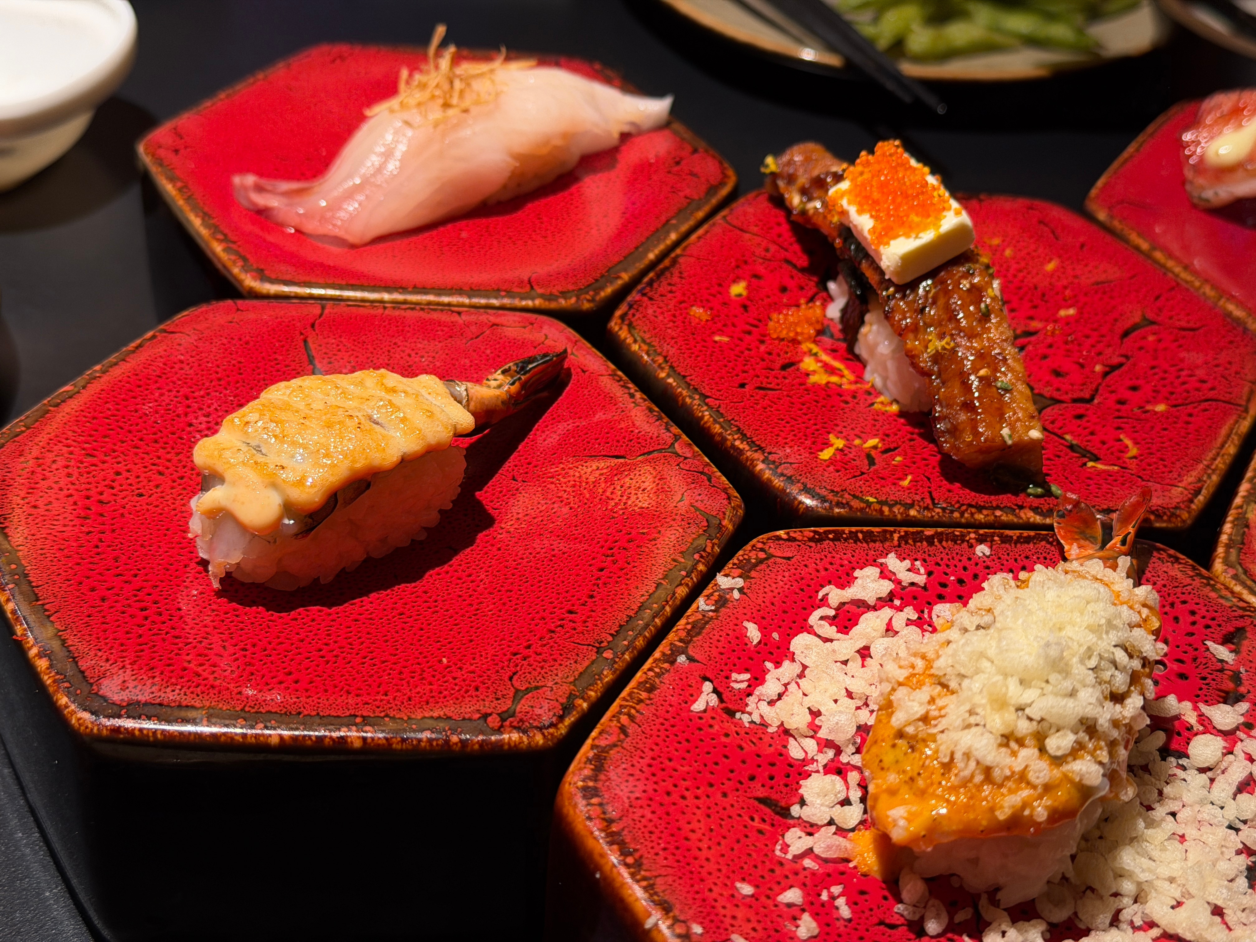 来吃摩打咧它家门口那个桃桃乌龙，还挺好喝的然后热茶喜欢喝那个蜜瓜味儿的感觉这些寿